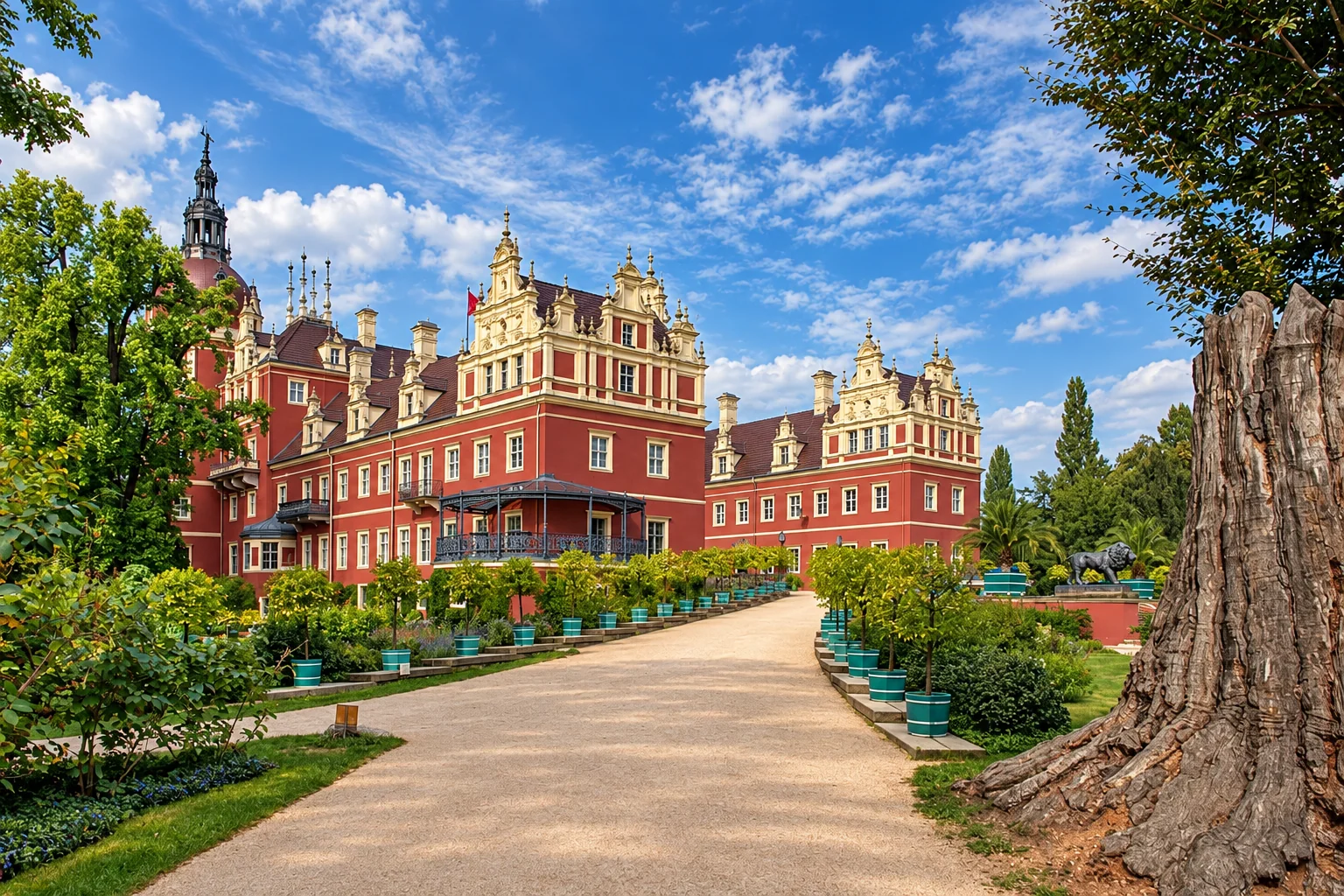 Fürst-Pückler-Park mit Schloss in Bad Muskau